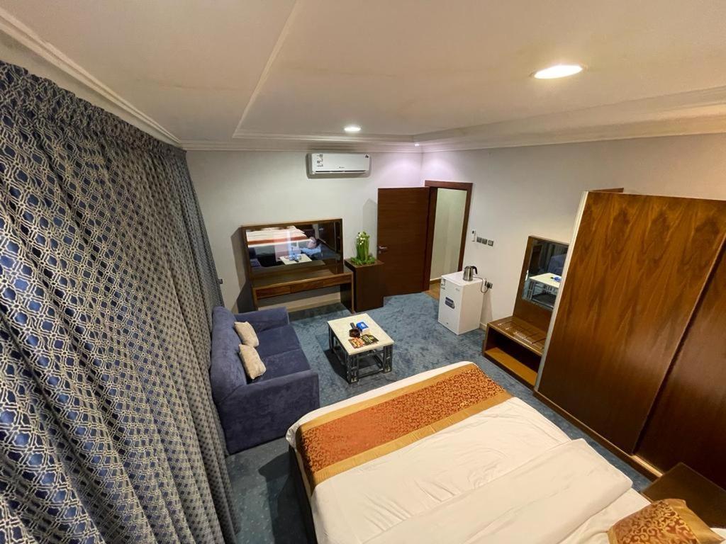 Aparthotel الماسم للأجنحة الفاخرة- الملك فهد - الرياض Riyadh